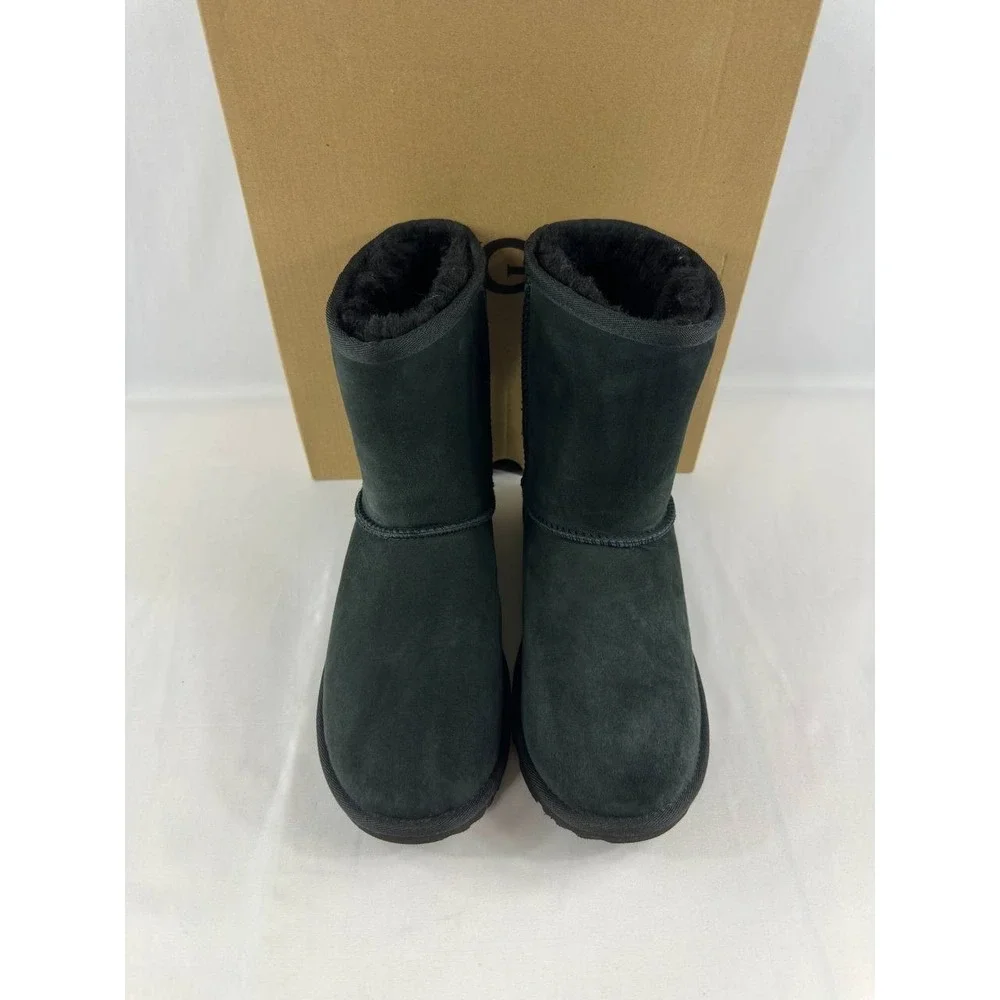UGG Classic II Sheepskin Kids Boot #1017703K Size 6 Women's Size 7.5